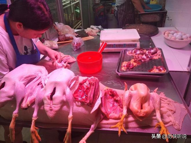 才25元！哪来的利润？能放心吃吗？pg电子平台活鸭上百元一只做成烤鸭(图6)